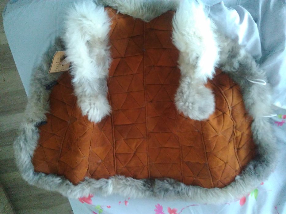 Vesta tip cojoc din piele si blana naturala