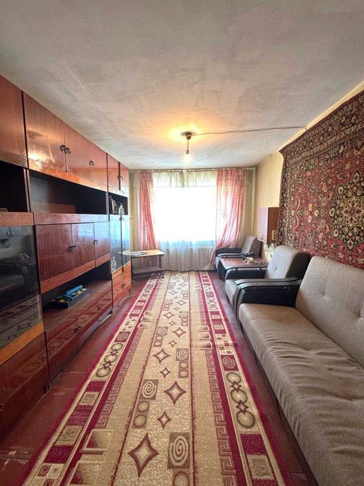 Продаю большую 3 ком. кв. Кухня 8 кв. м. комнаты раздельные. Балкон - View 4