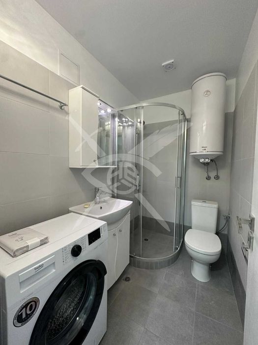 Къща - с. Подвис