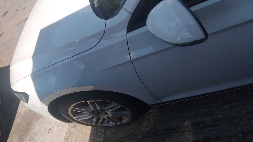Aripa stanga Volkswagen Passat B8 an 2015