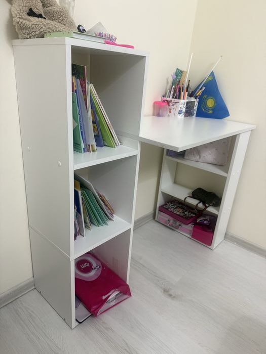 Письменный стол белый для школьника