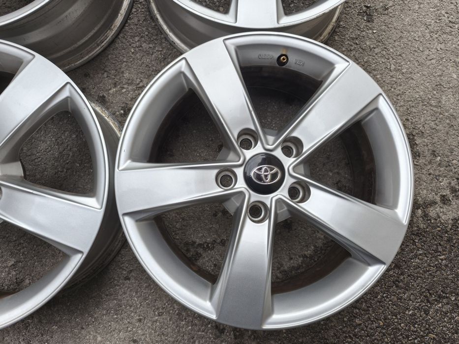 Toyota/Тойота - 16 цола 5x114,3; 4 бр. лети джанти