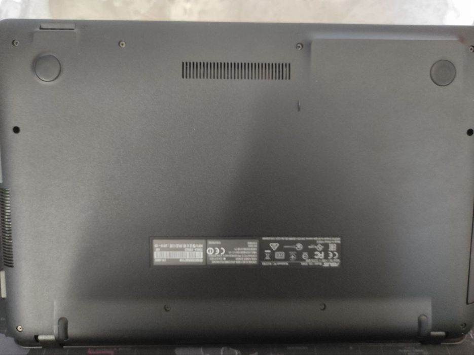 Ноутбук ASUS в хорошем состоянии