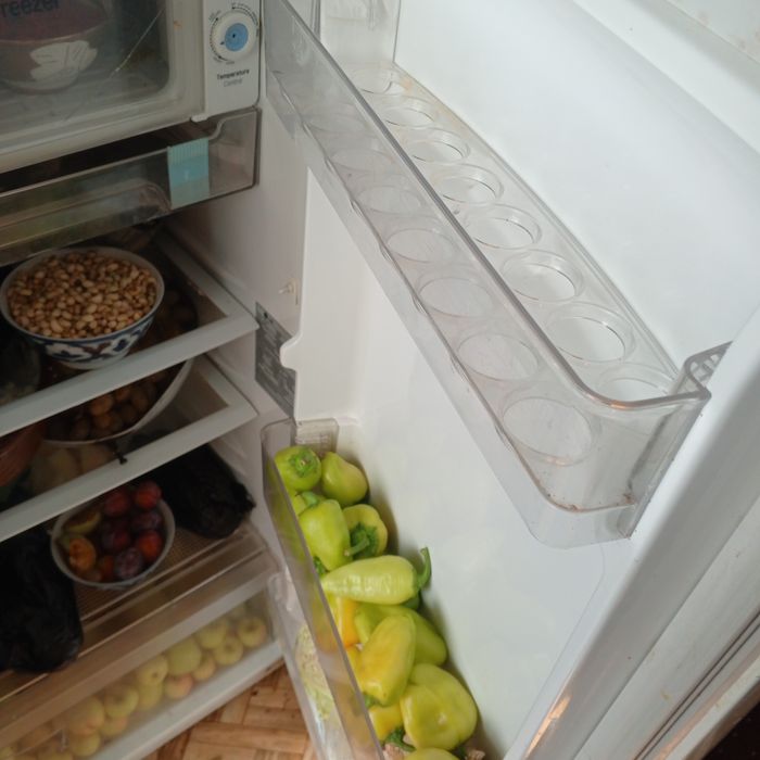 Холодильник почти новая