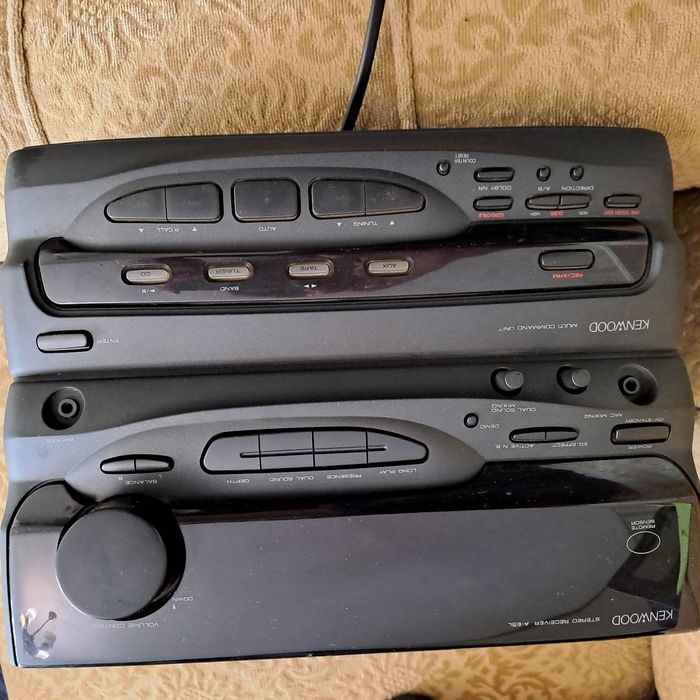 Продавам аудио система KENWOOD с 2 тонколони
