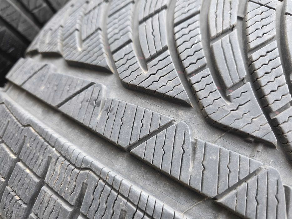 4бр Зимни гуми 255 40 19 - Michelin