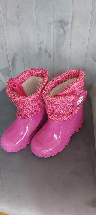 Детски зимни обувки апрески като нови. Размер 26/27