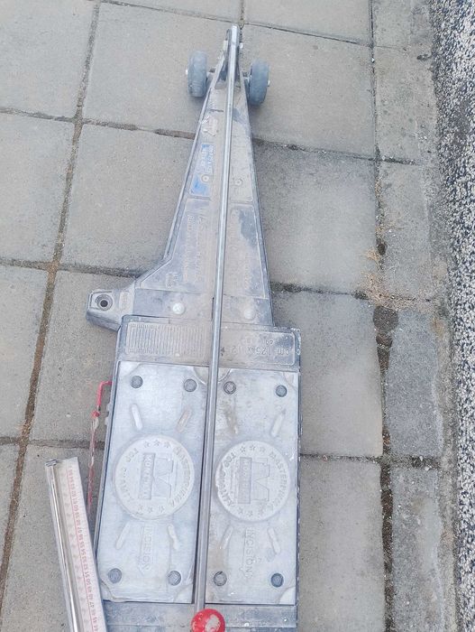 Машина за рязане на плочки Montolit