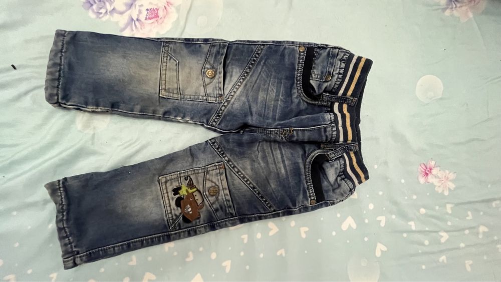 Отдам детские джинсы