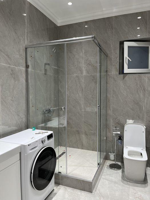 Душевые кабины , ванные шторки , перегородки