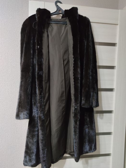 Продам шубу норковую