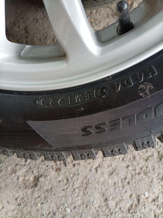 Колеса зимние на ВАЗ r15.