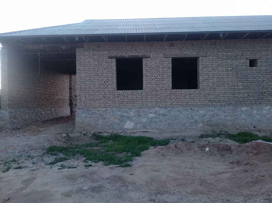 Narpay sentrdan hovli sotiladi