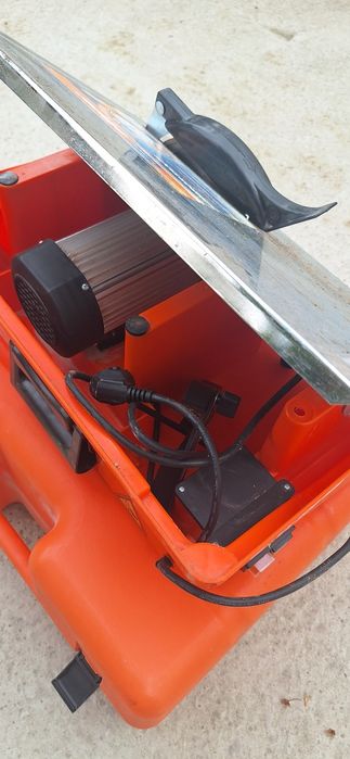 Електрическа машина за рязане на плочки Norton Clipper TT200 EM 800 W, Ø 200x 25.4 мм, куфар