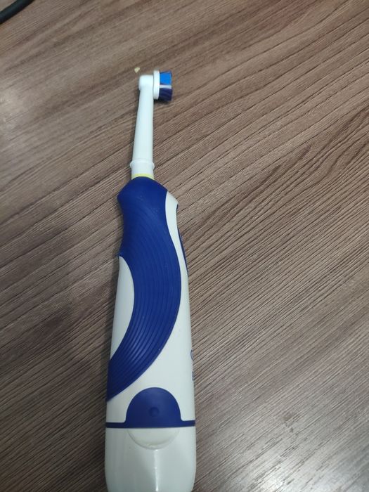 Зубная щётка Oral b (Braun)