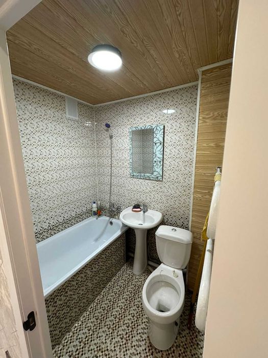 Продам 1-комнатную квартиру С ЕВРОРЕМОНТОМ в районе ОГОНЁК. Этаж: 2