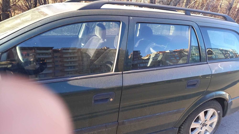 Автомобил Астра Комби