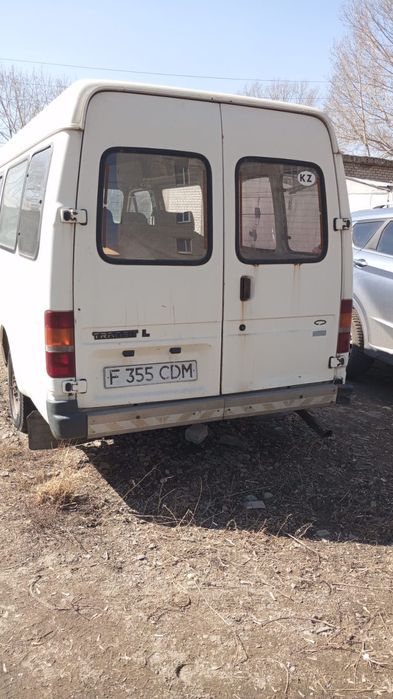 Автомашина Форд Транзит