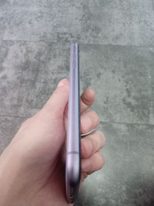 iPhone 11. 64 память