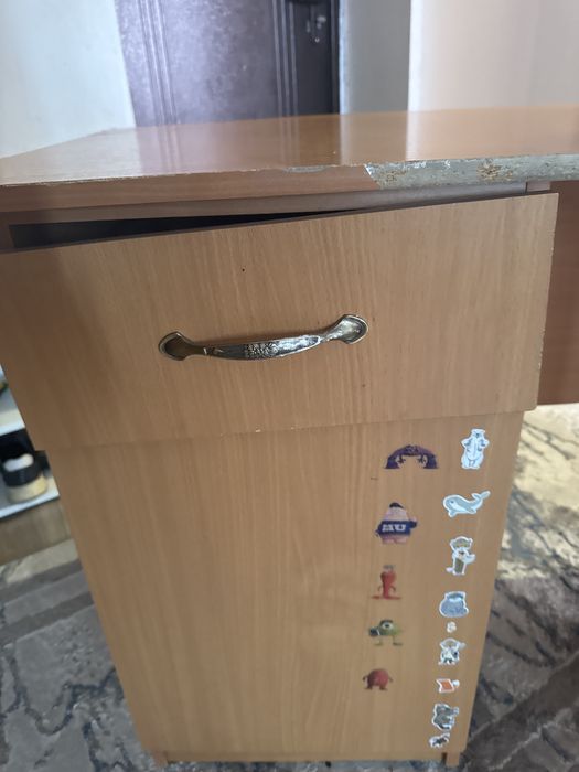 Стол для учебы СРОЧНО ПРОДАМ