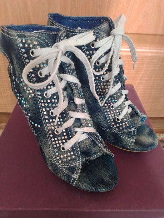 Продам    новые  полусапожки