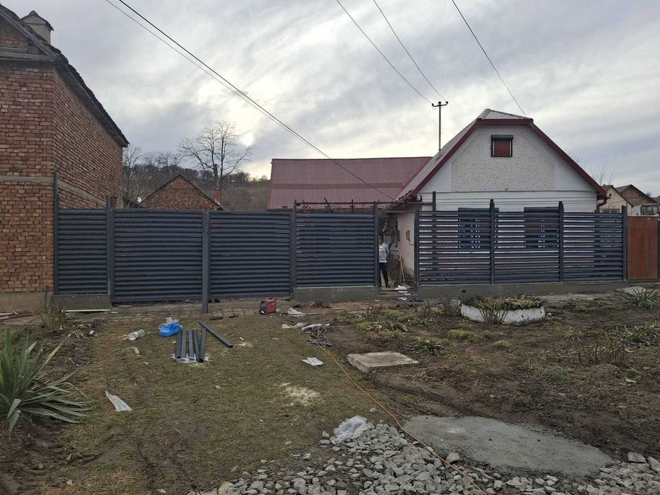 Garduri si porti stil jaluzea, sipca metalica, tabla cutata