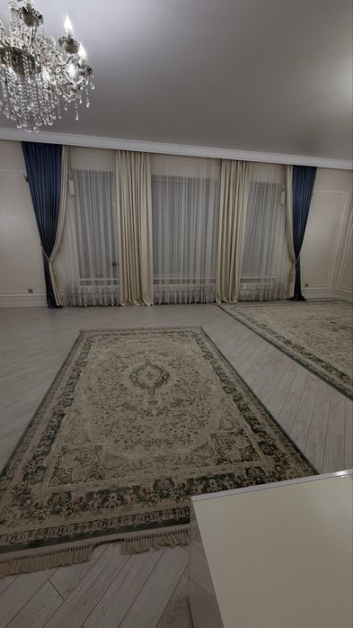 Продам комплект ковров