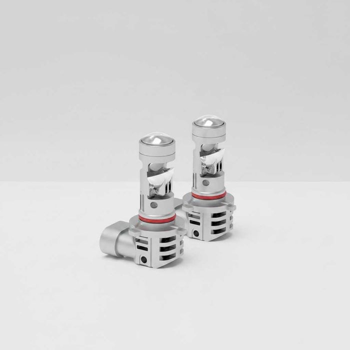 Комплект 2 LED крушки с лупа и вентилатор V8T, Plug and Play, H7, H4, 9005-HB3, 9000 Lm, 12V, 2 x 40W, 6500К, CSP LED чип