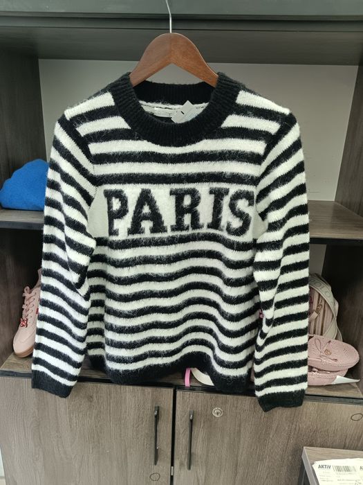 Продам женские джемпер, разных размеров.