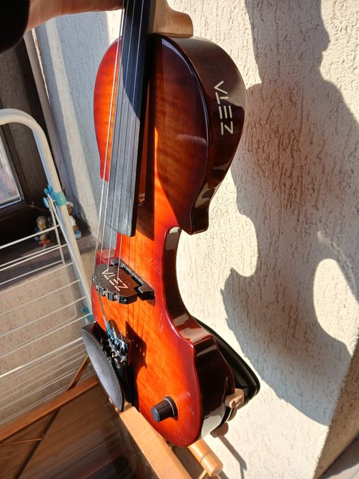 Vioara ZETA ORIGINALA 100%  o capodopera de vioara. sunet unic.