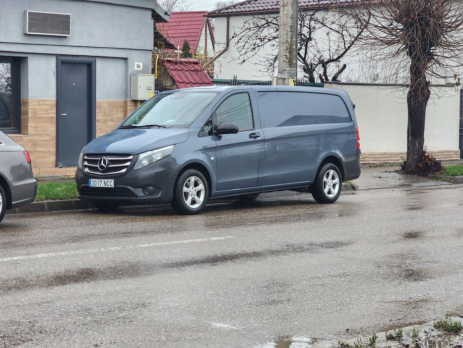 Vând Mercedes Vito