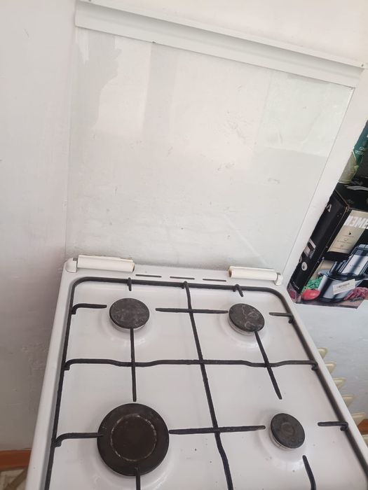 Продам газовую плиту