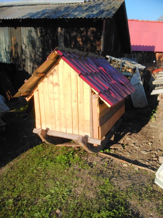 Vând coliba ciobănașului sau adăpost pentru locuri cu livezi pomicole.