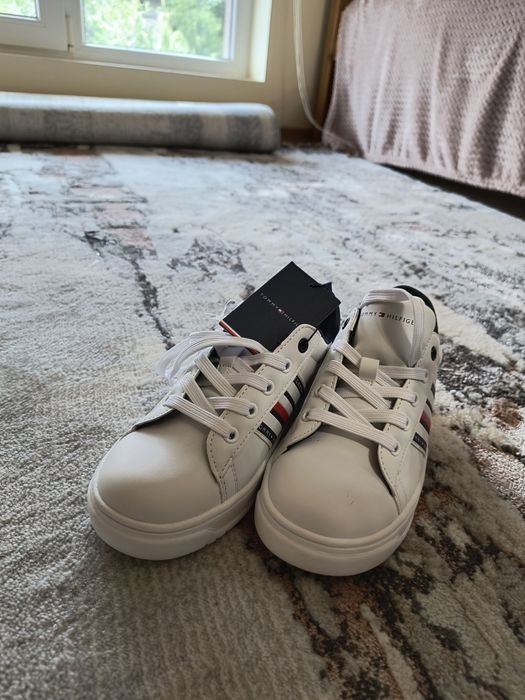 Бели кецки Tommy Hilfiger