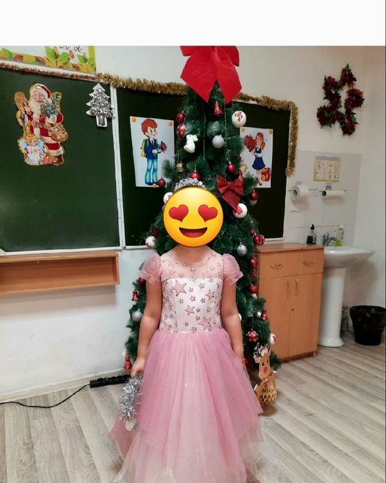 Продам новогодние костюмы