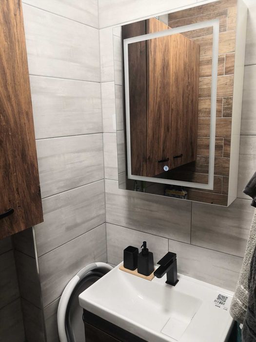 Лед огледало с шкаф за баня и тоалетна 70/13/50 с 3 цвята LED осв.