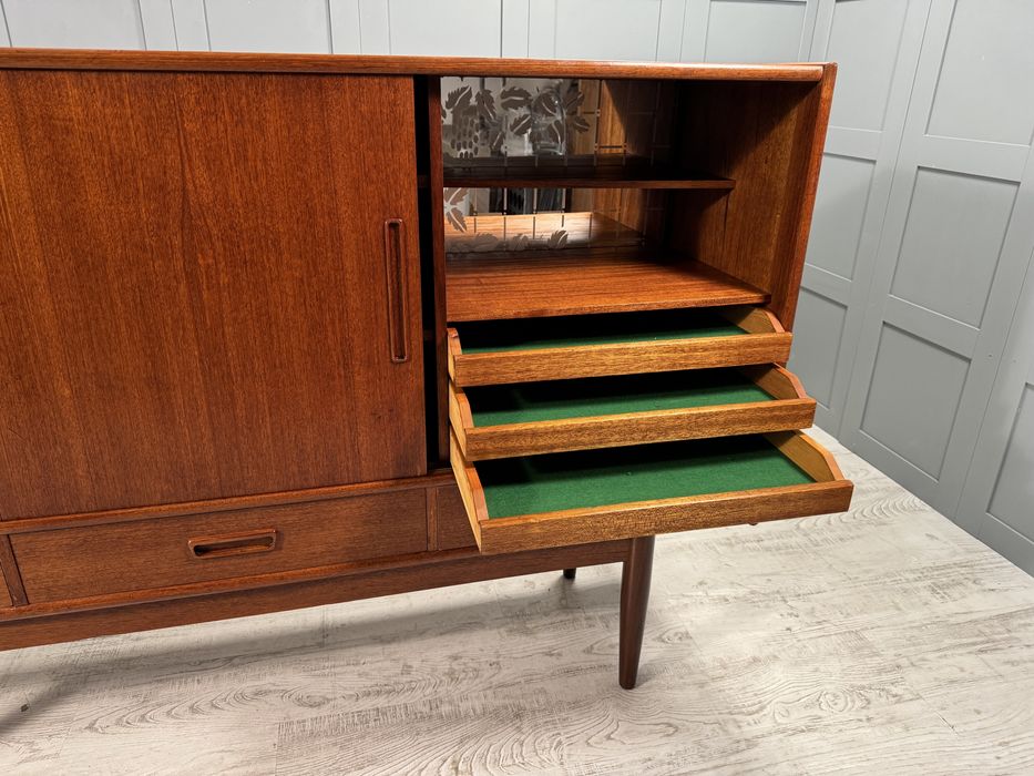 Винтидж датски бюфет от 60-те Д1025