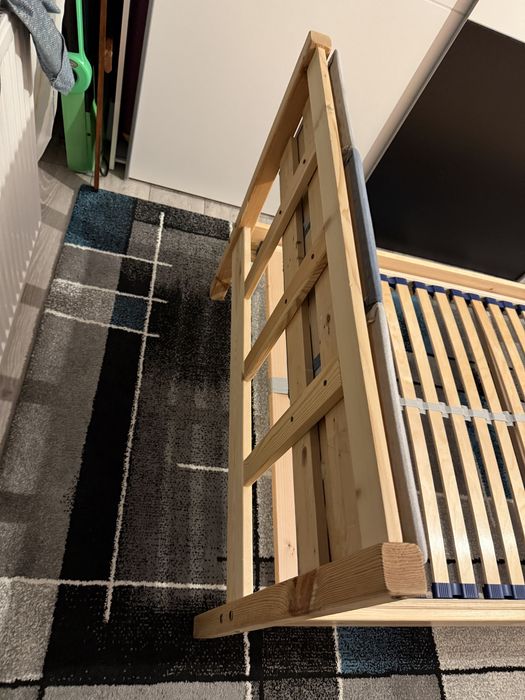 Pat de o persoana 90x200 cu somiera inclusa