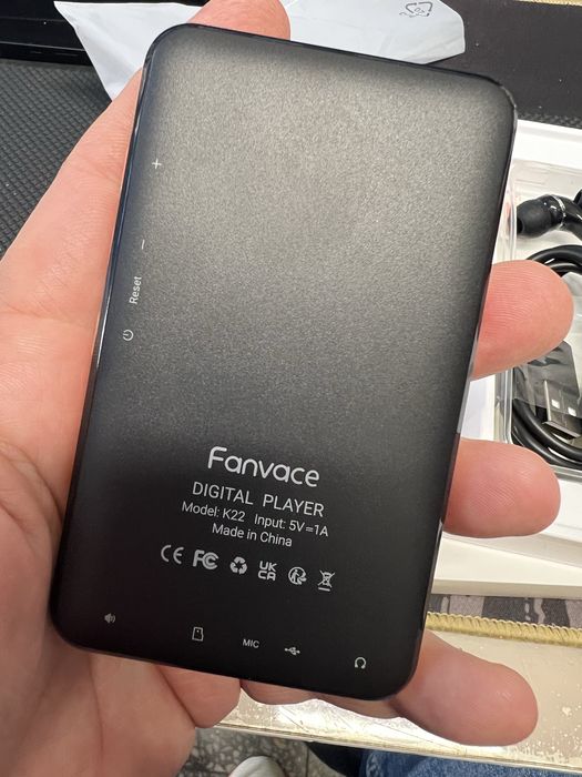 Продавам 80GB MP3 плейър с Bluetooth WiFi, Android 13 MP3 и MP4