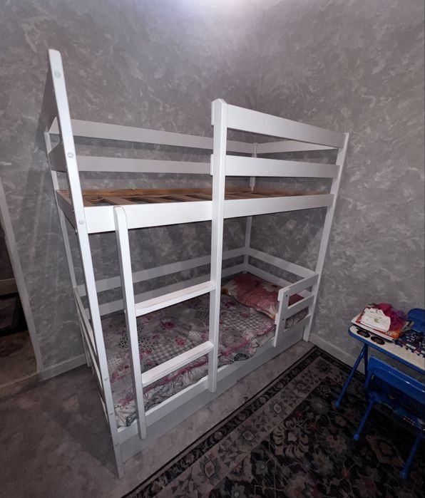 Двухъярусная кровать