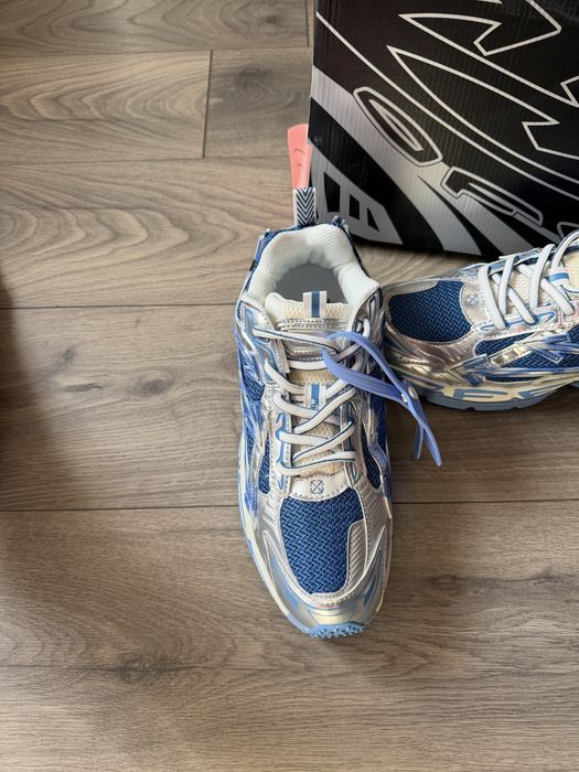 Off White Be Right Back