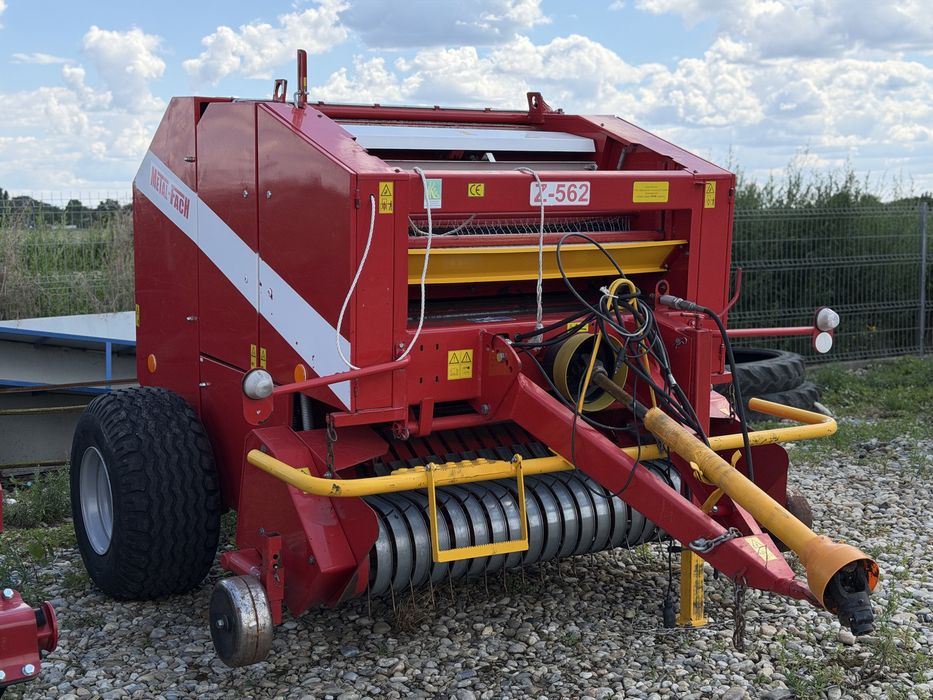 Presa Metal-Fach Plasa+Ata+Masa de 1,8 m Ca Noua An 2008 Sistem Welger Balot 120x120 Claas Krone