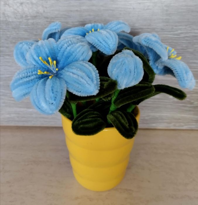 Цветя от телени пръчици