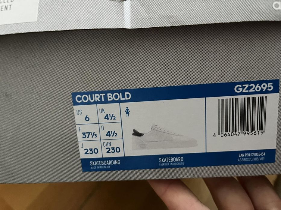 Маратонки Adidas Court Bold