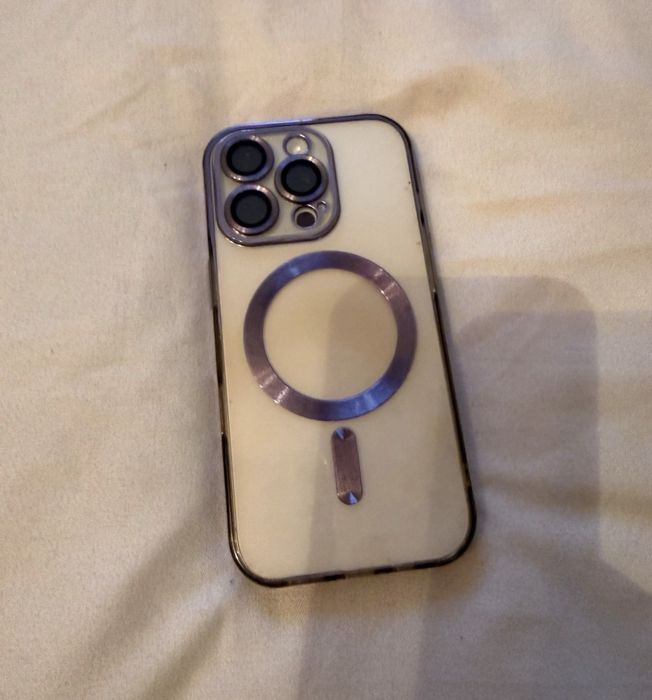 Vând iPhone 16 Pro alb