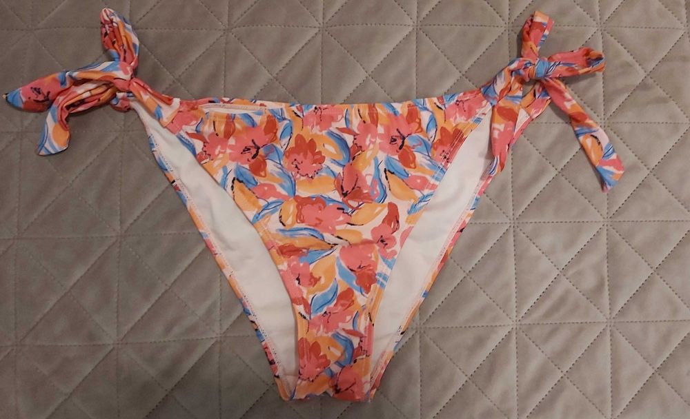 Бански - две части