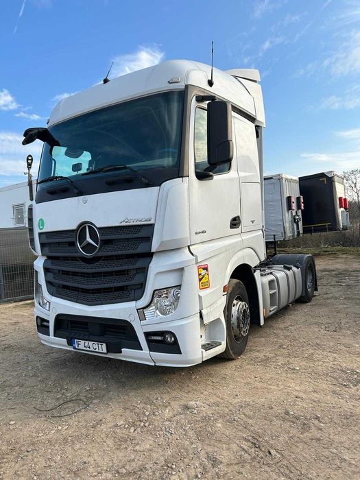 Dezmembrez  Mercedes-Benz Actros MP4  2014 / Motor defect!