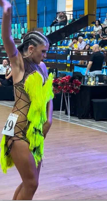 Рокля за спортни танци