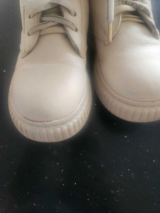 Демисезонные ботинки кремовые, размер 29