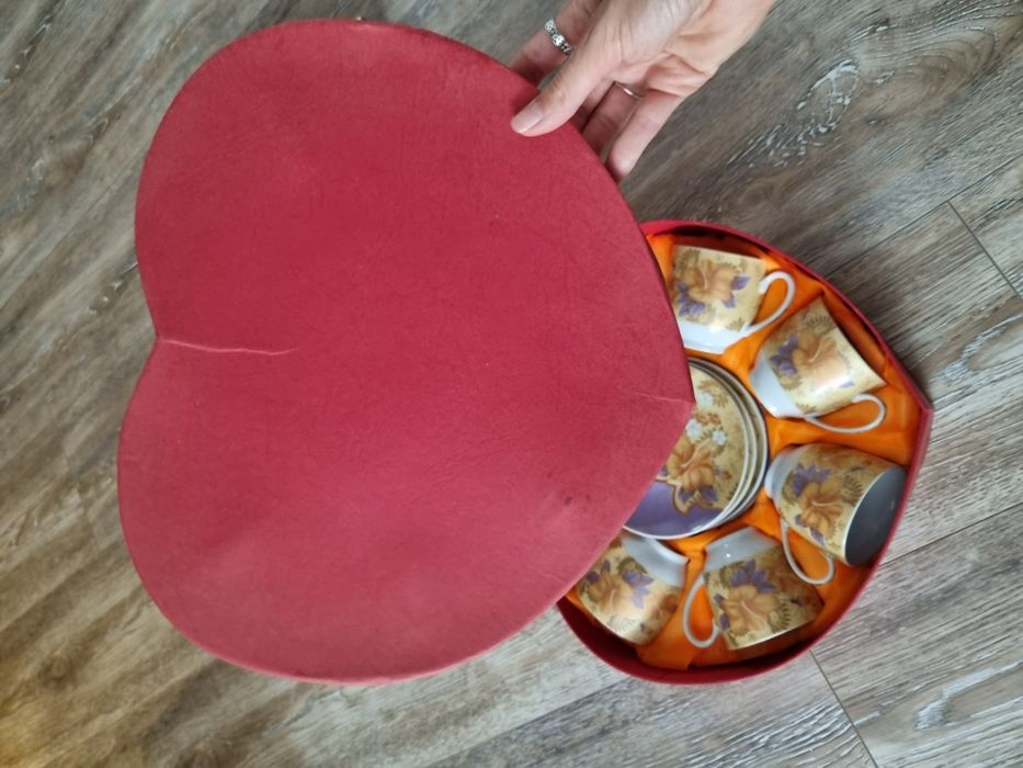 Set 6 cesti si farfuriute- nou in.cutie